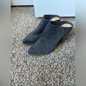 Dolce Vita Gray Suede Mule w/ block heel size 7